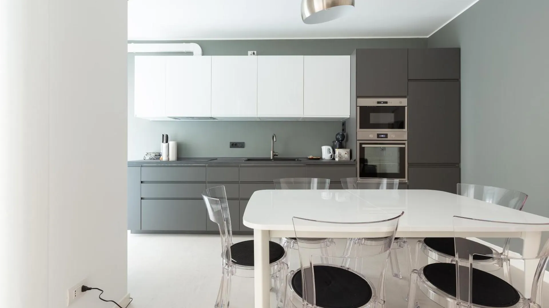 Porta Nuova Bright And Roomy Flat Milan