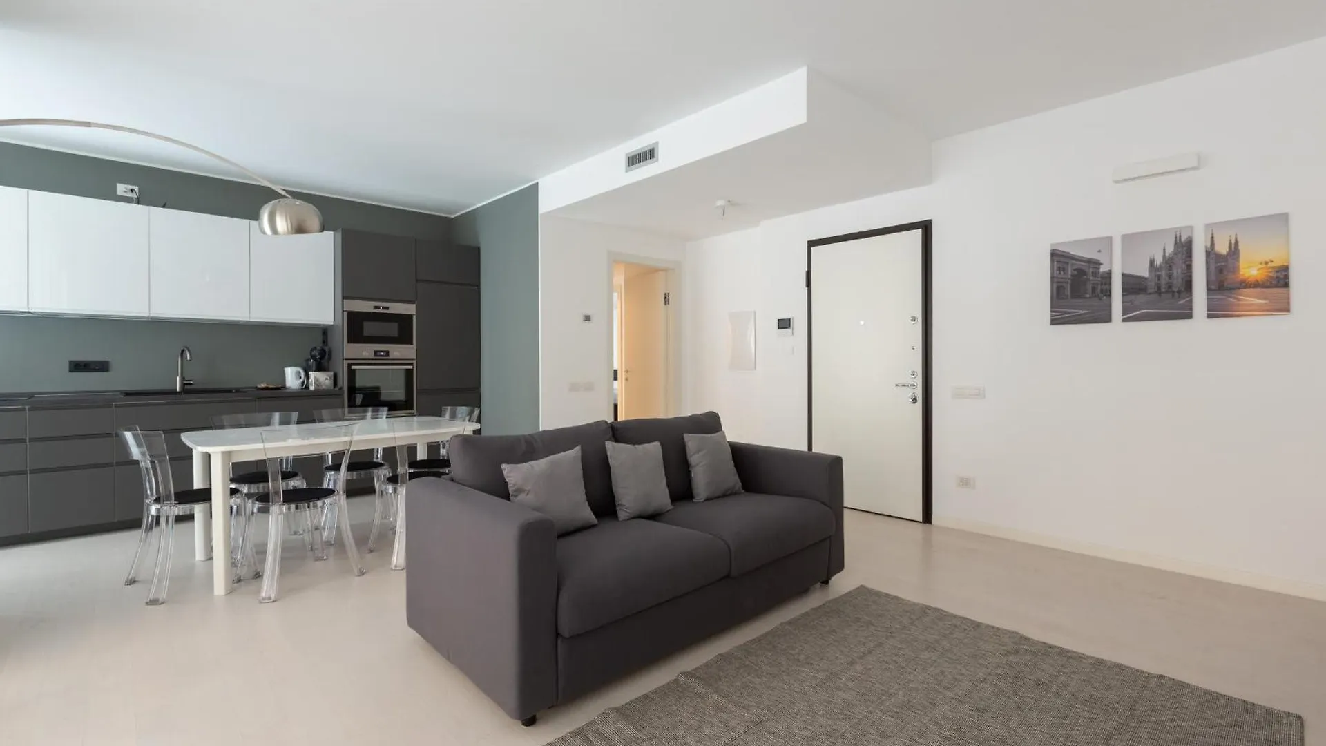 Porta Nuova Bright And Roomy Flat contacts